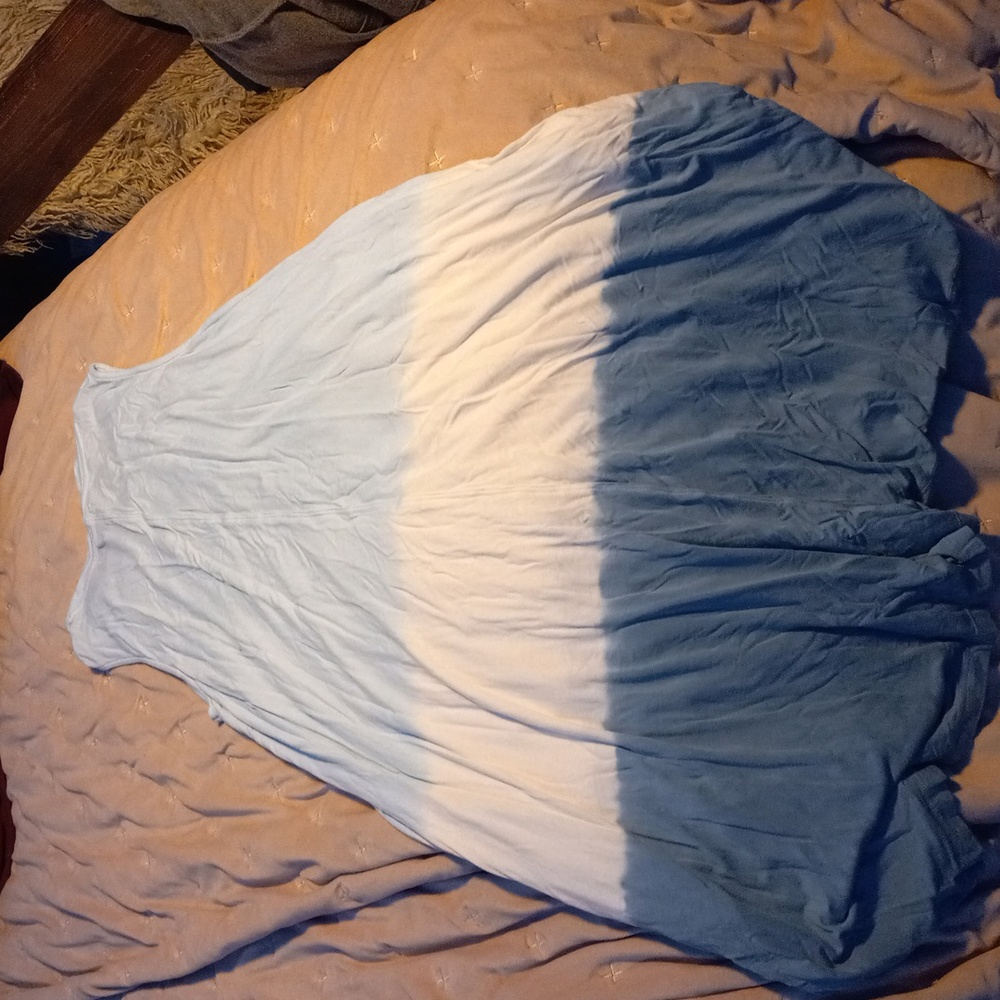 Dress - Picture 4 of 4